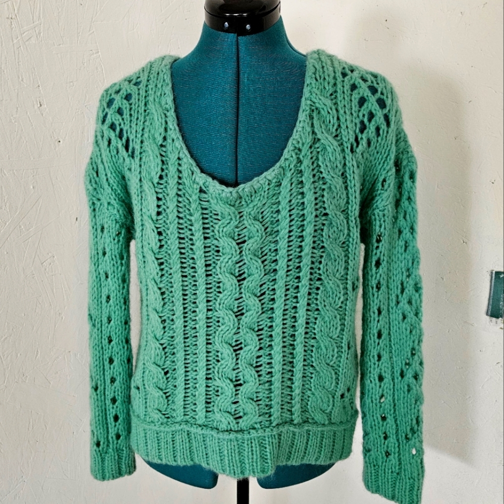 Free People chunky knit sweater sz medium